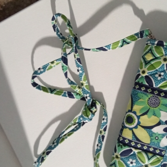 VERA BRADLEY CROSSBODY WALLET USED MULTICOLOR - Picture 2 of 3